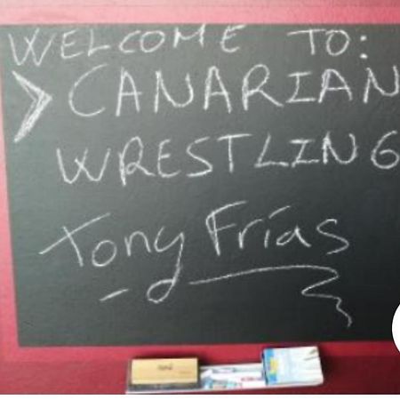 Tony Frias - Canarian Wrestling La Laguna  Extérieur photo